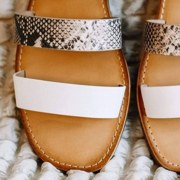 NEW Women’s 3-Strap Sandal by Soda, Neutral Colors Snakeskin size 7.5 - Picture 4 of 6